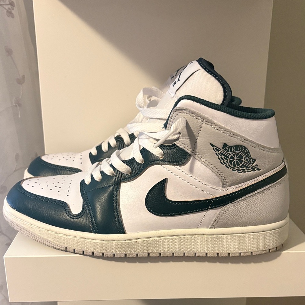 Nike Air Jordan 1 Mid SE White and Dark Green Men's Sneakers